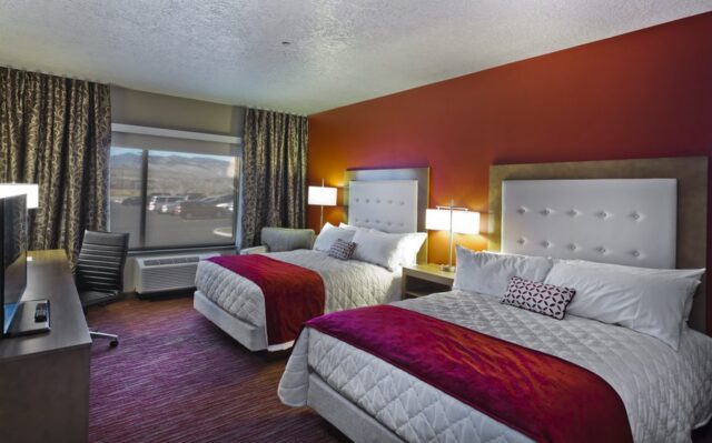 Queen Standard Room at the Shoshone Rose Casino & Hotel